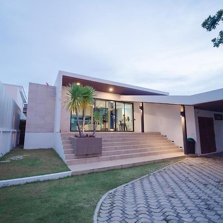 Movenpick Pool Villa By Hello Pattaya Na Chom Thian Exterior photo